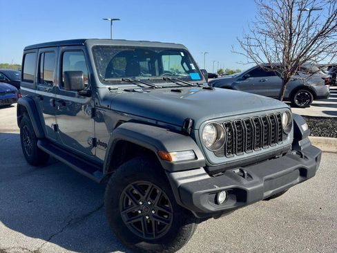 Used 2024 Jeep Wrangler Sport S image 7