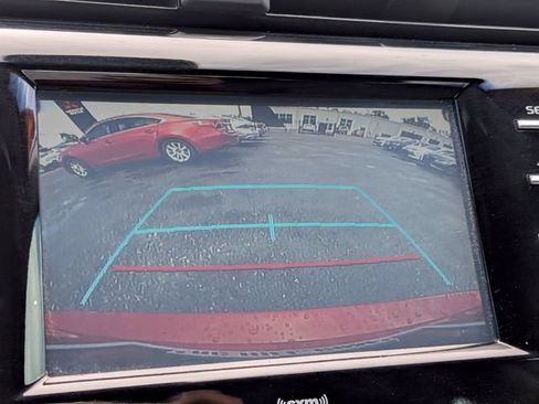 Used 2020 Toyota Camry SE FWD image 19
