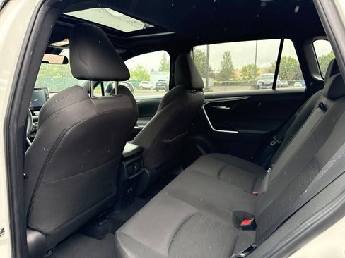 Used 2022 Toyota RAV4 SE w/ Convenience Package AWD/4WD image 20