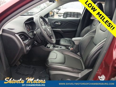 Used 2020 Jeep Cherokee Latitude Plus image 14