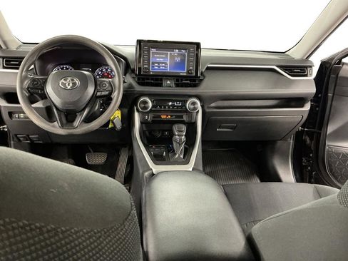 Used 2021 Toyota RAV4 LE image 6