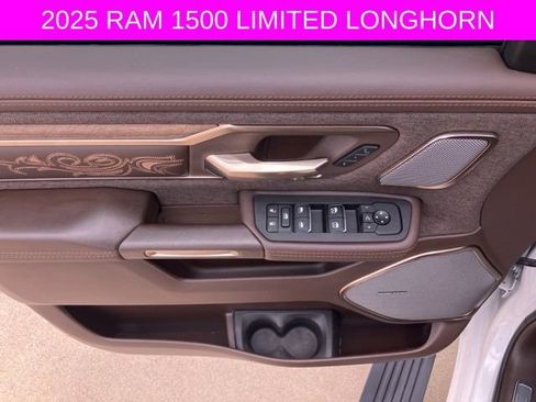 Used 2025 RAM 1500 Limited AWD/4WD image 32