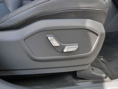 Used 2025 Hyundai Santa Fe Limited FWD image 19