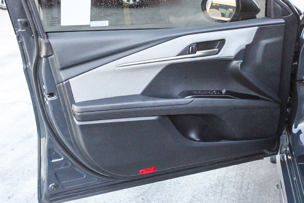 Used 2025 Toyota Camry SE w/ Convenience Package FWD image 25