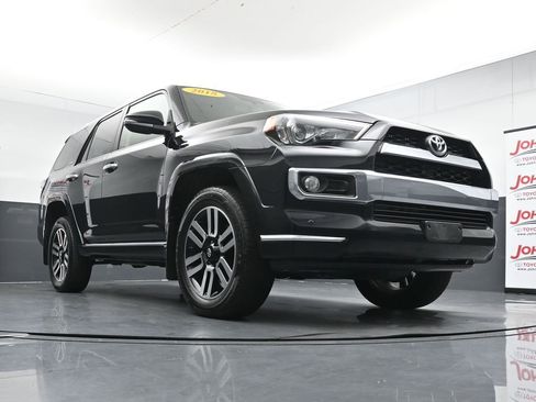Used 2018 Toyota 4Runner Limited AWD/4WD image 33