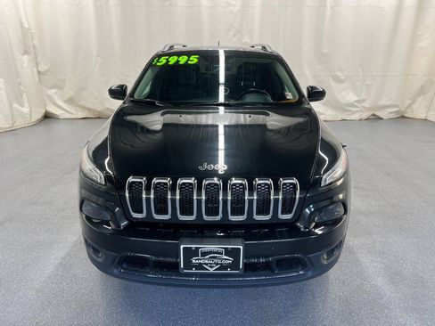 Used 2016 Jeep Cherokee Limited AWD/4WD image 2