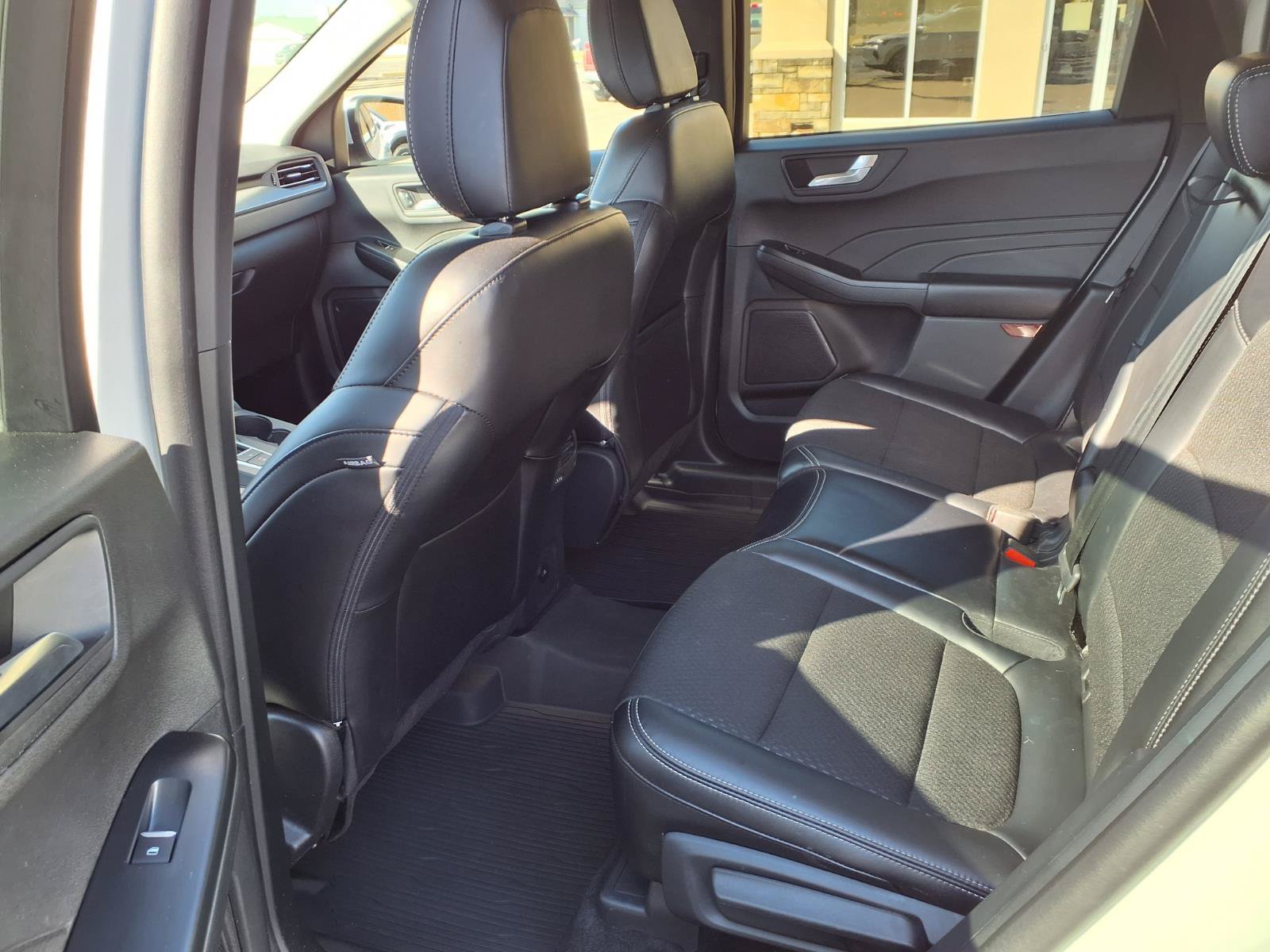 Used 2025 Ford Escape SE FWD image 15
