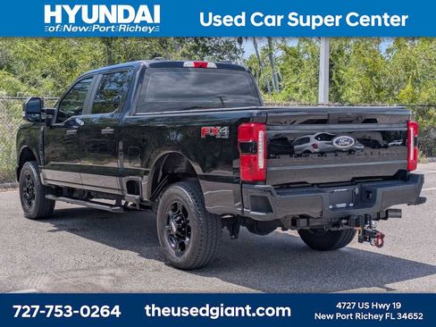 Used 2024 Ford F250 XL w/ STX Appearance Package AWD/4WD image 3