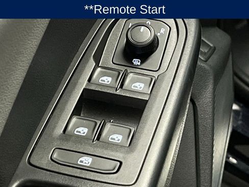 Used 2023 Volkswagen Taos SE w/ Panoramic Sunroof Package AWD/4WD image 18