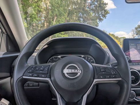Used 2025 Nissan Sentra SV FWD image 24