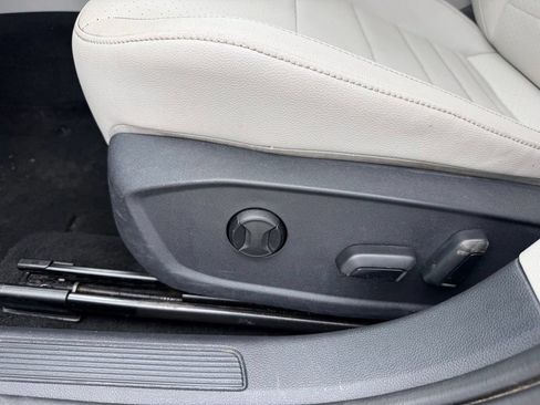 Used 2023 Volkswagen Jetta SE FWD image 18