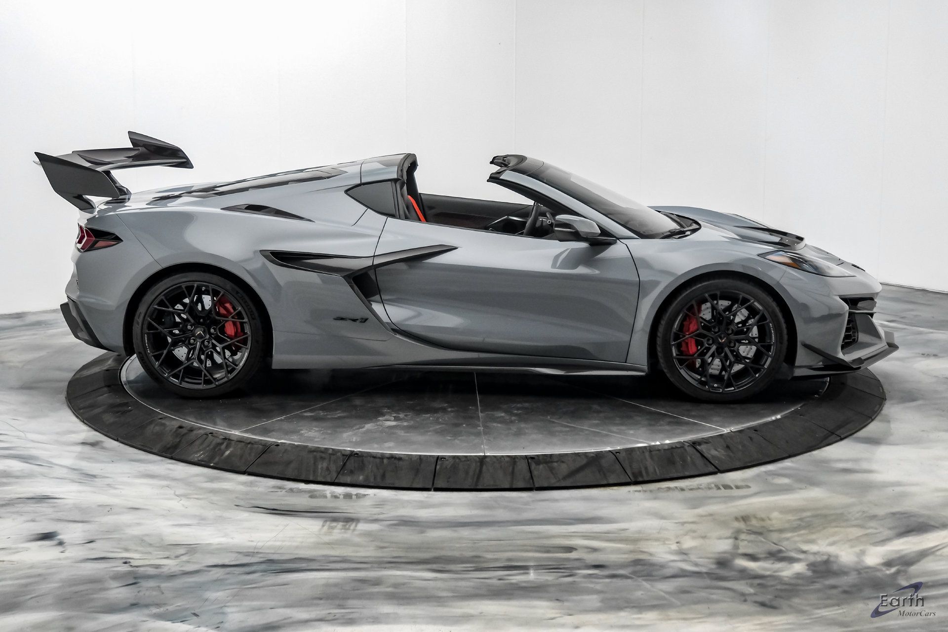 Used 2025 Chevrolet Corvette ZR1 w/ ZR1 Carbon Fiber Aero Package RWD image 27