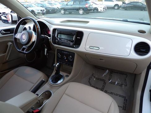 Used 2013 Volkswagen Beetle 2.5 image 14