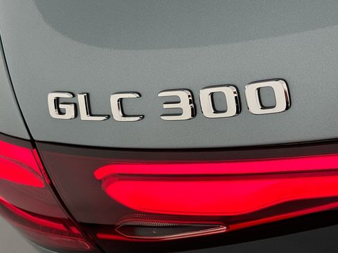 New 2026 Mercedes-Benz GLC 300 image 8