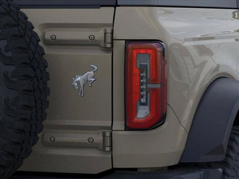 New 2026 Ford Bronco Badlands w/ Sasquatch Package AWD/4WD image 19