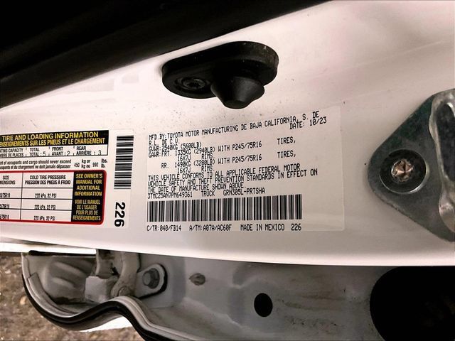 Used 2023 Toyota Tacoma SR AWD/4WD image 33