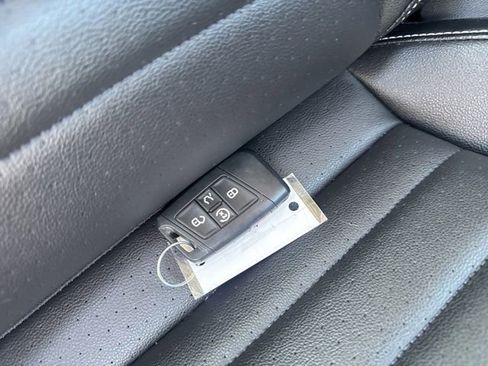 Used 2024 Volkswagen Jetta SE image 5