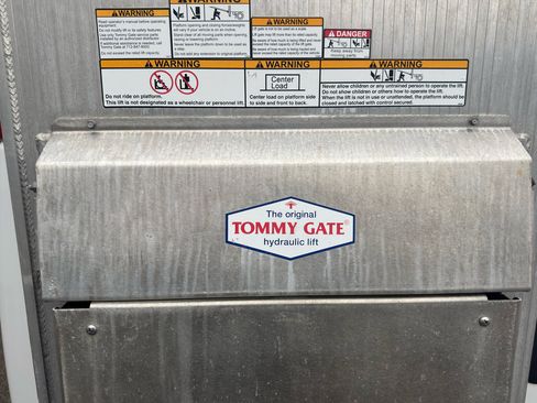 Used 2019 Chevrolet Express 3500 w/ Driver Convenience Package image 5