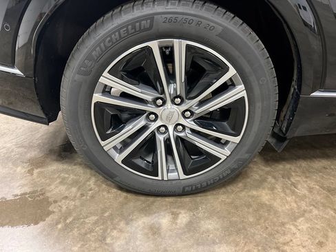 Certified 2024 Cadillac Lyriq Luxury AWD/4WD image 9