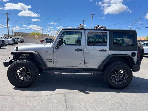 Used 2018 Jeep Wrangler Unlimited Sport S image 6