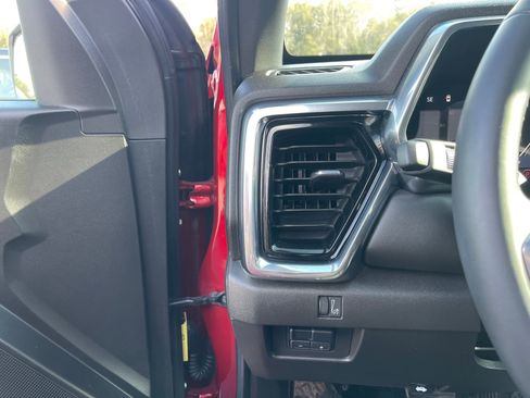 Used 2024 GMC Canyon Elevation w/ Convenience Package image 14