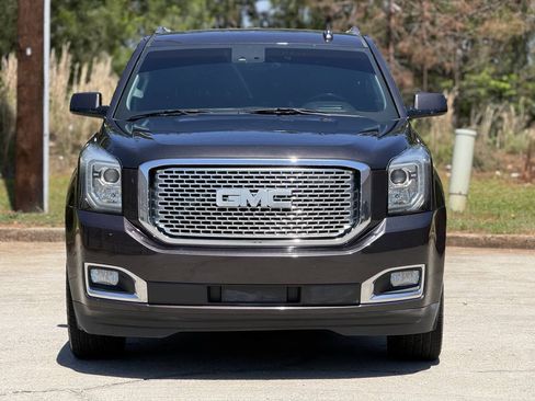 Used 2015 GMC Yukon Denali w/ Premium Package AWD/4WD image 4