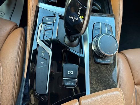 Used 2019 BMW M550i xDrive w/ Premium Package 2 image 33