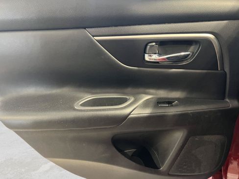 Used 2015 Nissan Altima 2.5 S w/ Power Driver Seat Package FWD image 11