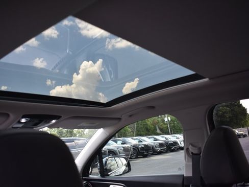 Used 2025 Kia Sorento S w/ Panoramic Sunroof Package FWD image 18