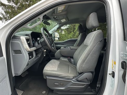 Used 2024 Ford F250 XLT w/ FX4 Off-Road Package image 15