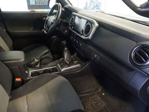 Used 2021 Toyota Tacoma TRD Off-Road w/ Blackout Package (TMS) AWD/4WD image 20