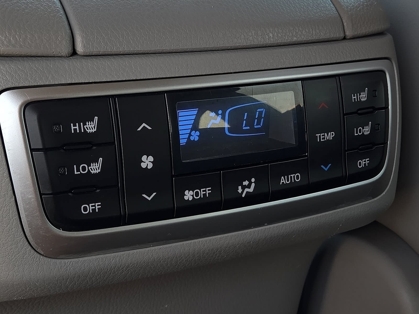 Used 2018 Toyota Highlander Limited Platinum AWD/4WD image 12
