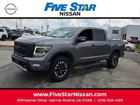 Used 2021 Nissan Titan PRO-4X w/ Pro-4x Convenience Package AWD/4WD image 3