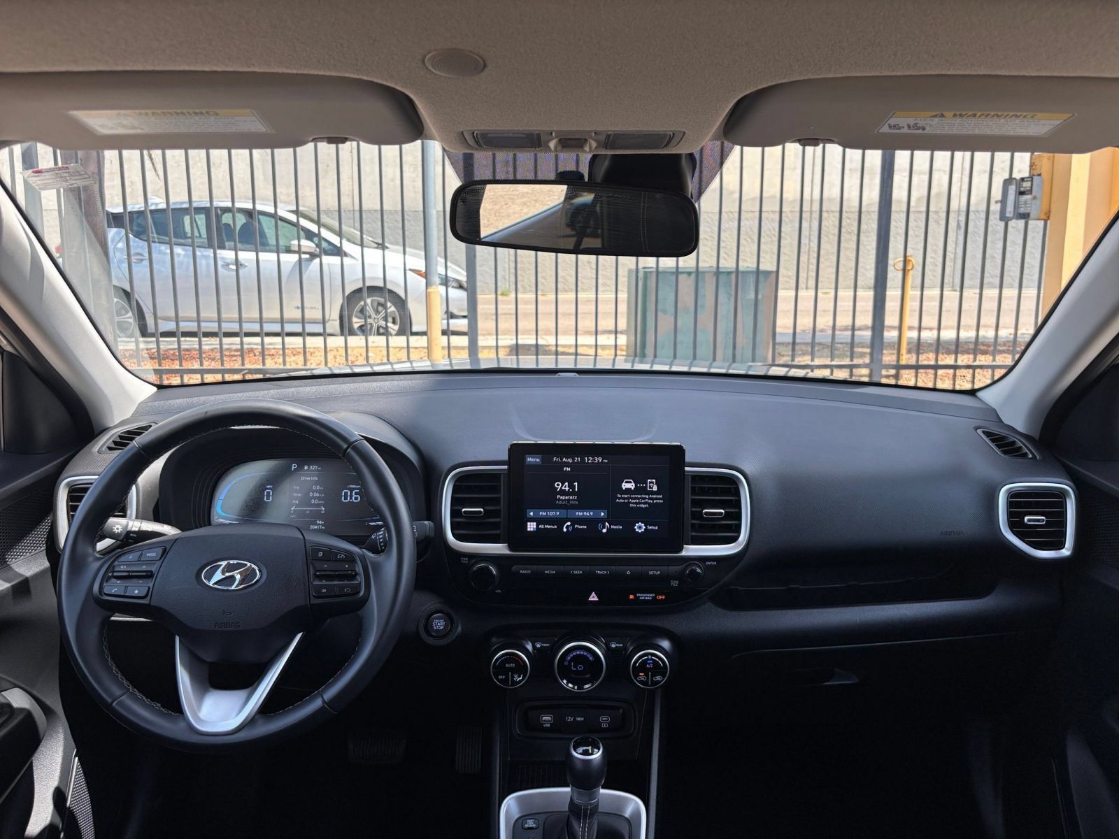 Used 2025 Hyundai Venue SEL FWD image 32