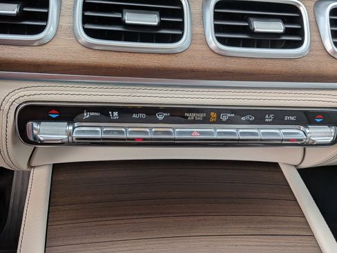 Used 2020 Mercedes-Benz GLE 350 4MATIC image 24