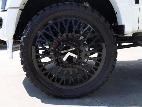 Used 2026 Ford F450 Platinum w/ FX4 Off-Road Package AWD/4WD image 23
