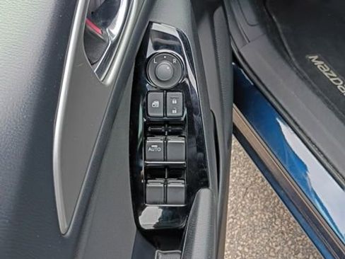 Used 2018 MAZDA MAZDA3 Sport image 23