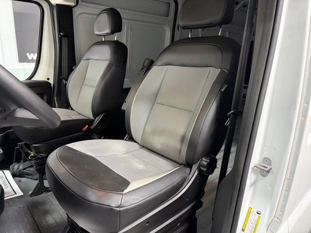 Used 2025 RAM ProMaster 2500 w/ Convenience Group FWD image 17