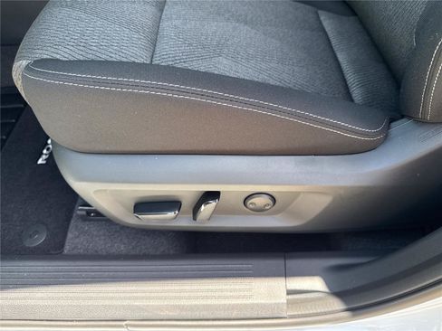 New 2026 Nissan Rogue SV FWD image 12