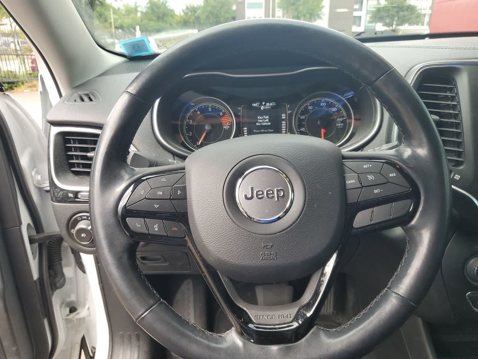 Used 2021 Jeep Cherokee Latitude Plus AWD/4WD image 14