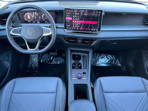 New 2026 Volkswagen Tiguan SE image 12