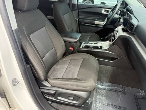 Used 2024 Ford Explorer XLT RWD image 32