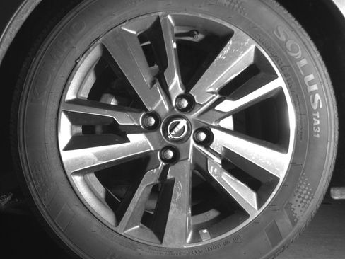 Used 2025 Nissan Versa SV image 12