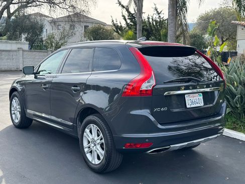 Used 2015 Volvo XC60 T5 Premier w/ Proximity Package image 3