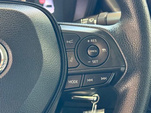 Used 2021 Toyota Corolla LE image 16