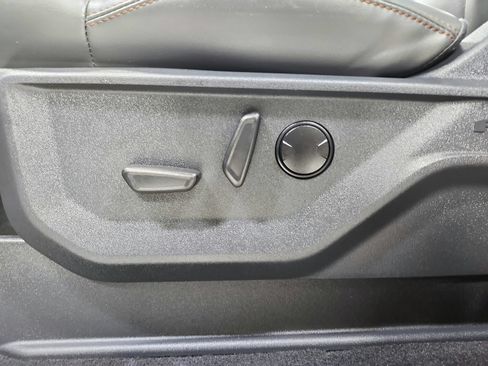Used 2025 Ford Expedition Active AWD/4WD image 21