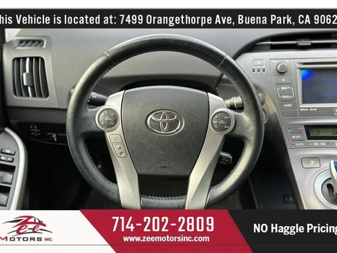 Used 2015 Toyota Prius Four FWD image 19