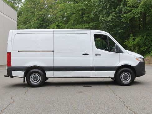 Used 2019 Mercedes-Benz Sprinter 1500 image 3
