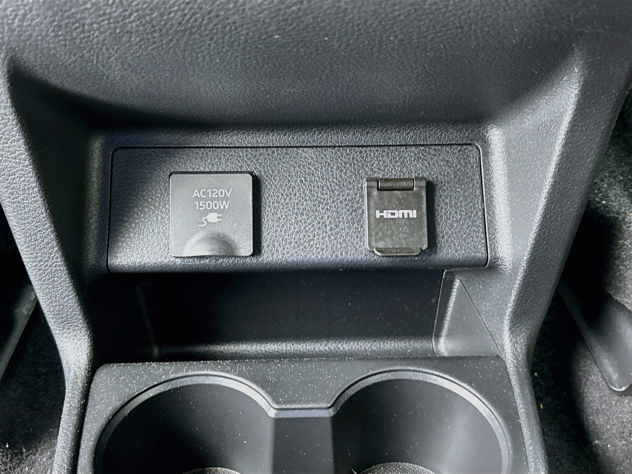 Used 2022 Toyota Sienna XSE w/ XSE Plus Package FWD image 17