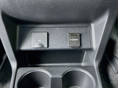 Used 2022 Toyota Sienna XSE w/ XSE Plus Package FWD image 17